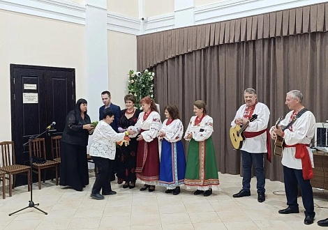 Тематическая программа "Молоды душой и сердцем"