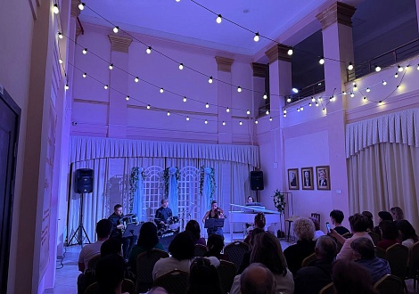 Вечер живой музыки, посвященный дню матери 